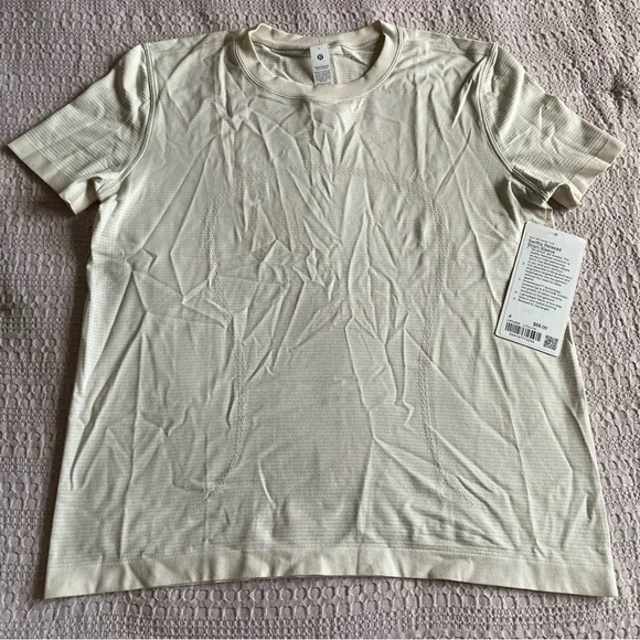 NWT Lululemon Swiftly Relaxed Short Sleeve Shirt Updated Fit Light Ivory 4 Run - Picture 4 of 11